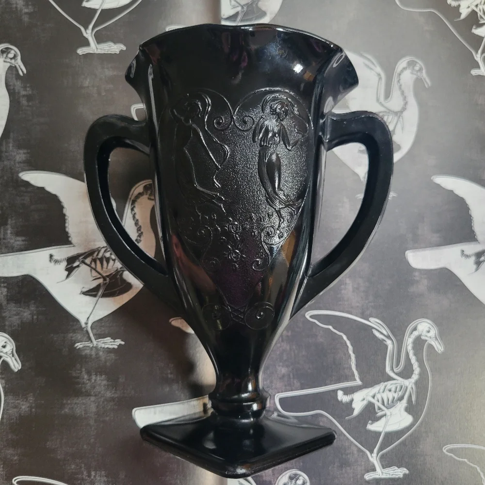 Vintage L.E. Smith Black Amethyst Glass Trophy Vase ~ Embossed Dancing Nymphs - Picture 1 of 16